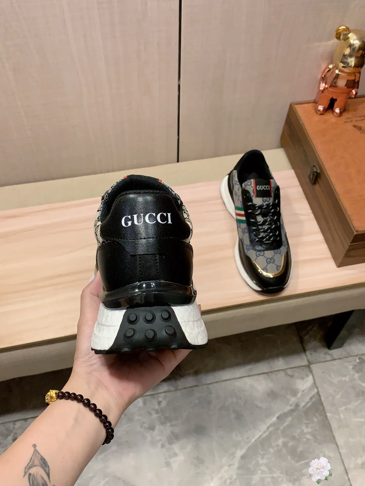 Men's men's shoes💰460💰💰🎩🎩[Lightning][Lightning] "GUCCI*" The latest and most popular casual shoes, top brands [Seduce] luxury~purchase, top~quality. [Strong] The upper is made of imported breathable cowhide with fabric material ➕ Breathable sheepskin feet (•) and fine workmanship. The original stylish and stylish soft rubber wear-resistant and non-slip outsole is light and comfortable on the feet. The real thing looks better when photographed in person. Code 004: Code: 38-44, 2️⃣colors selected
